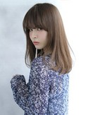 抜け感バングが決め手の色っぽストレートＳＴＹＬＥ 